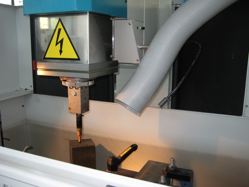 AR Filtrazioni | Filtri per fumi elettroerosione alta efficienza