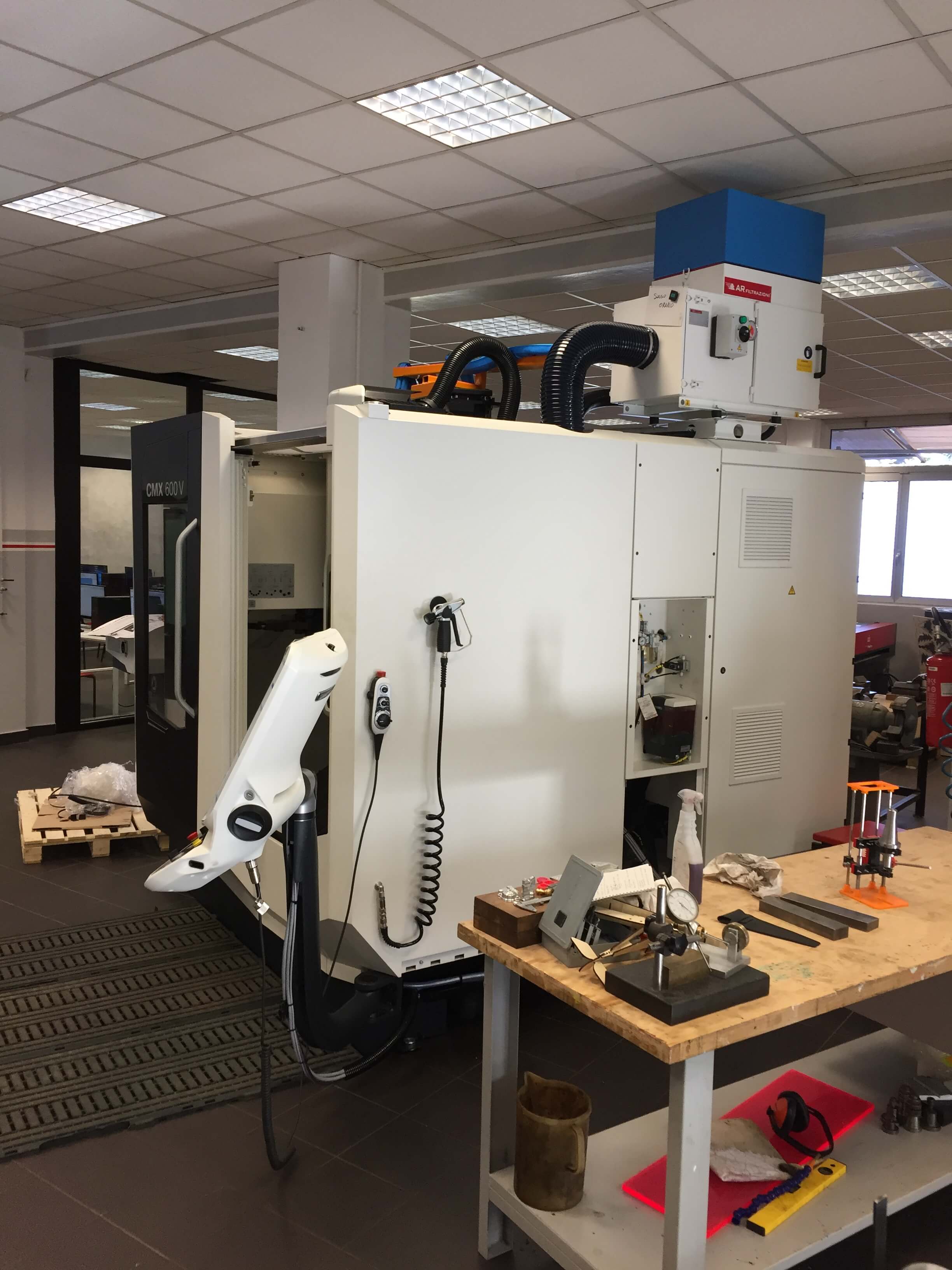 AR Filtrazioni | Aspiratori nebbie oleose per centri di lavoro CNC Mori Seiki - Deckel Maho