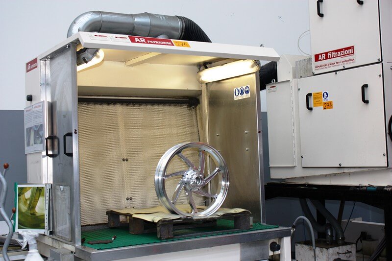 AR FILTRAZIONI | Filtrazione nebbie oleose e filtri per lavorazioni sbavatura e soffiaggio pezzi